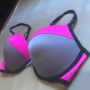 NWT- Vs Color Blocked Bra
